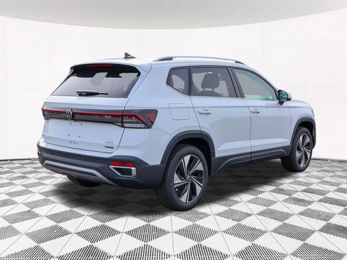 New 2025 Volkswagen Taos SE image 12