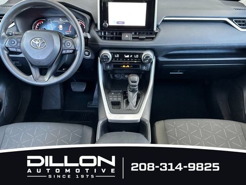Used 2025 Toyota RAV4 XLE AWD/4WD image 5
