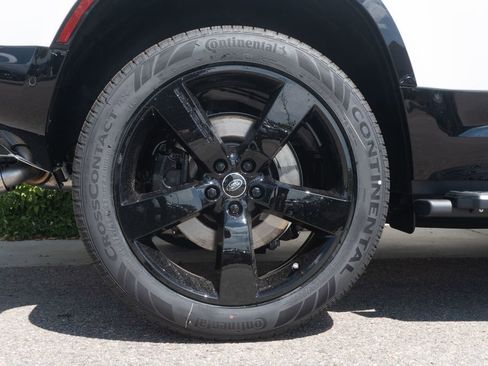 New 2025 Land Rover Defender 110 V8 image 34