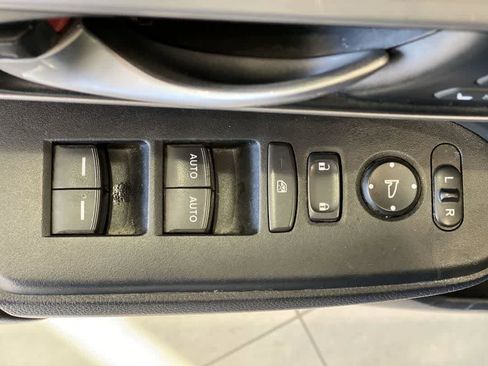 Used 2022 Honda CR-V Touring image 16