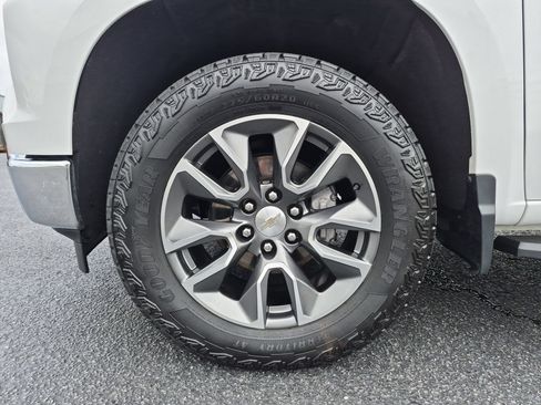 Certified 2022 Chevrolet Silverado 1500 LT w/ Z71 Off-Road Package AWD/4WD image 33