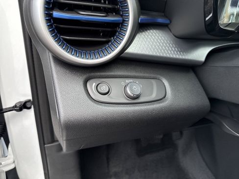 New 2026 Chevrolet Trax LS w/ LS Convenience Package FWD image 19
