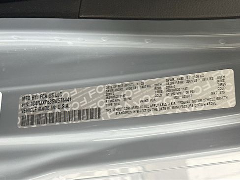 Used 2025 Jeep Wrangler Sahara image 12