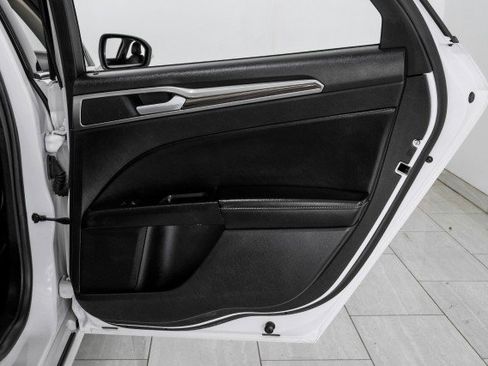 Used 2020 Ford Fusion SEL FWD image 47