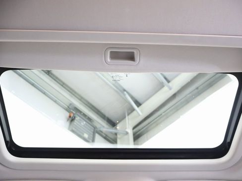 Used 2014 Jeep Compass Latitude w/ Sun/Sound Group image 25