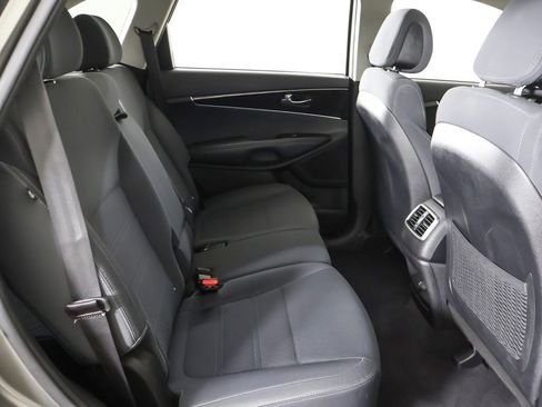 Used 2016 Kia Sorento L FWD image 28