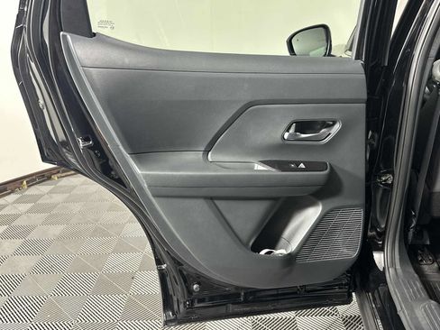 Used 2025 Nissan Kicks SV FWD image 23