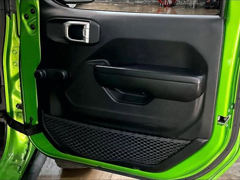 Used 2018 Jeep Wrangler Unlimited Sport image 26