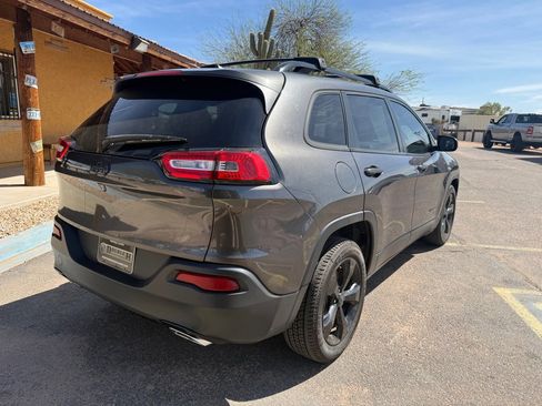 Used 2016 Jeep Cherokee Sport image 8