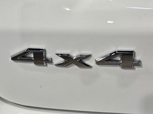 Used 2025 Jeep Compass Sport image 37