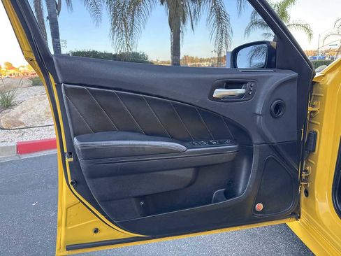 Used 2017 Dodge Charger R/T image 30