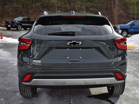 New 2026 Chevrolet Trax LT w/ Sunroof Package image 7