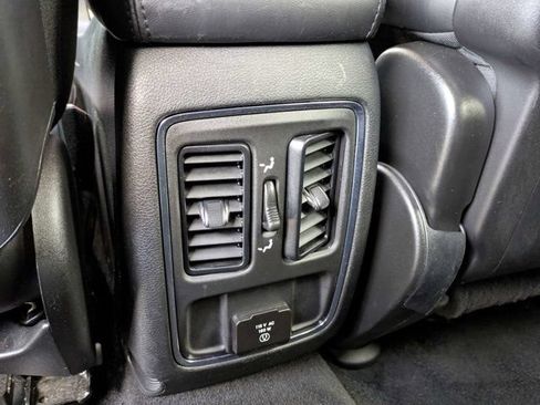 Used 2022 Jeep Grand Cherokee Laredo X RWD image 15