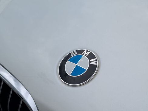 Used 2019 BMW 740i w/ M Sport Package RWD image 11