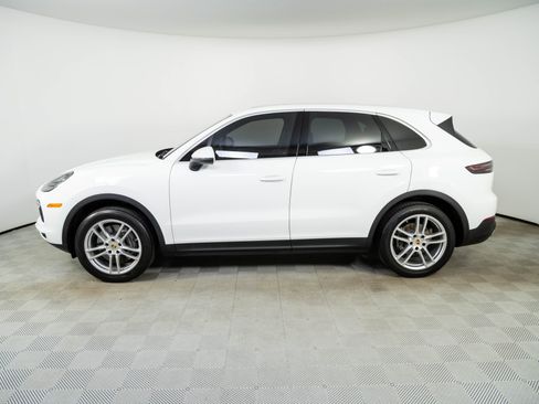 Certified 2023 Porsche Cayenne AWD/4WD image 2