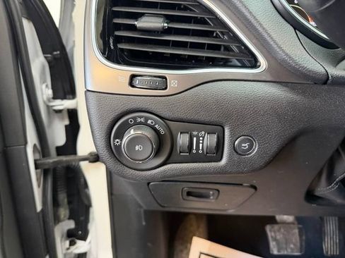 Used 2019 Jeep Cherokee Limited AWD/4WD image 22