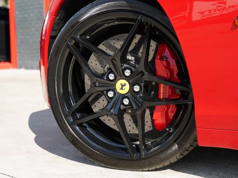 Used 2016 Ferrari California T image 5