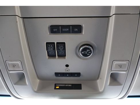 Used 2015 Chevrolet Tahoe LT image 36