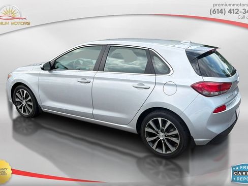 Used 2018 Hyundai Elantra GT FWD image 3