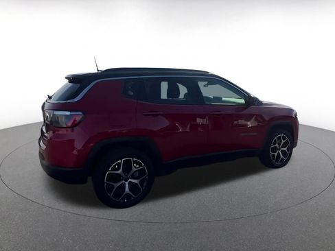 Used 2025 Jeep Compass Limited image 15