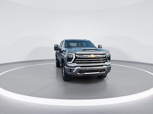 Used 2024 Chevrolet Silverado 2500 LTZ AWD/4WD image 3