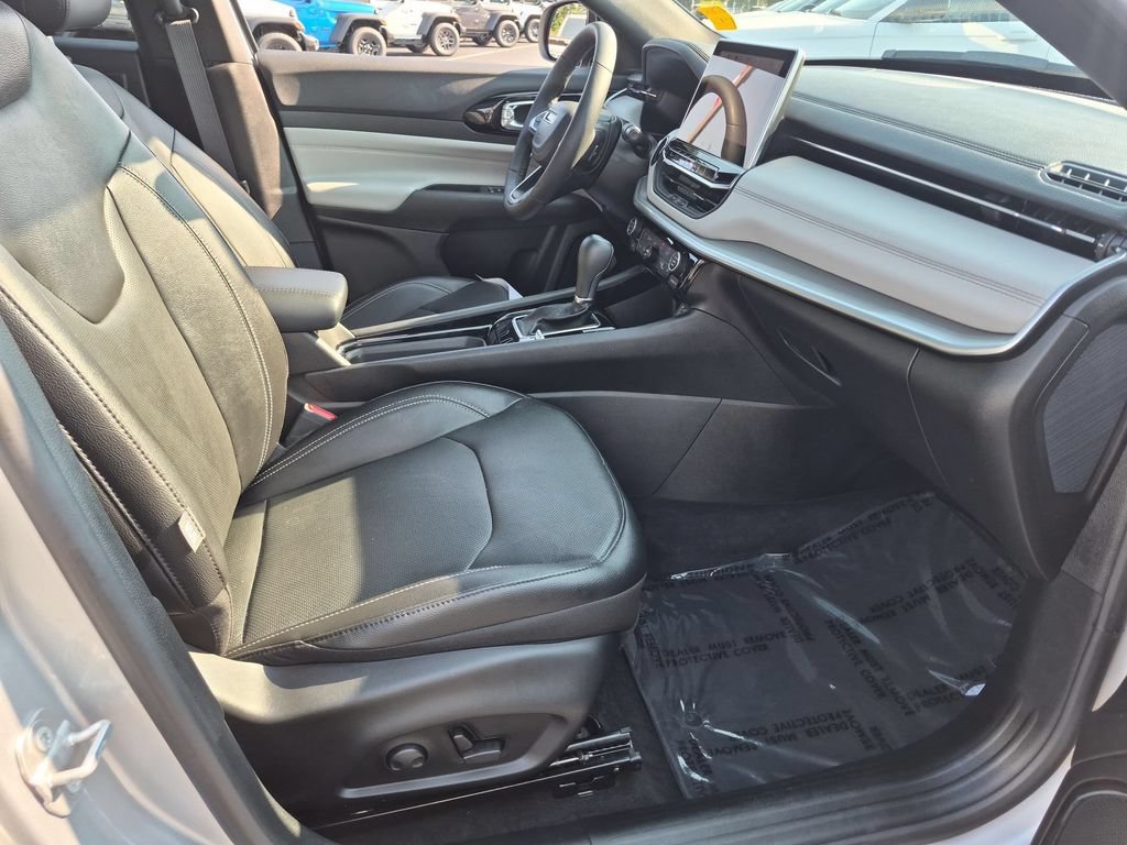 Certified 2025 Jeep Compass Limited w/ Elite Group AWD/4WD image 30