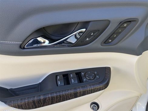 Certified 2023 GMC Acadia Denali w/ Denali Ultimate Package image 16