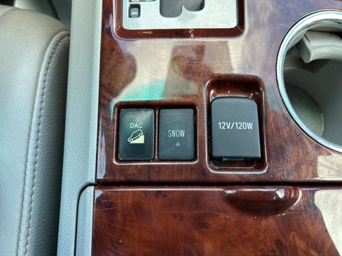 Used 2012 Toyota Highlander Limited w/ Tow Pkg AWD/4WD image 23