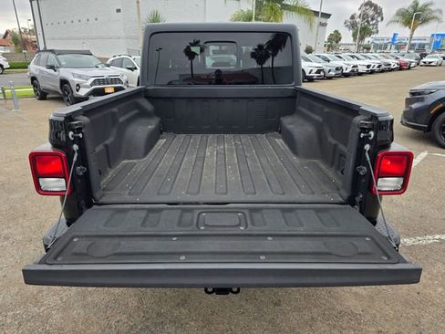 Used 2021 Jeep Gladiator Sport AWD/4WD image 10