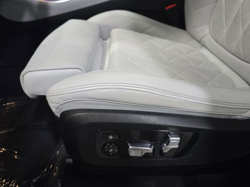 Used 2025 BMW X5 xDrive40i AWD/4WD image 28
