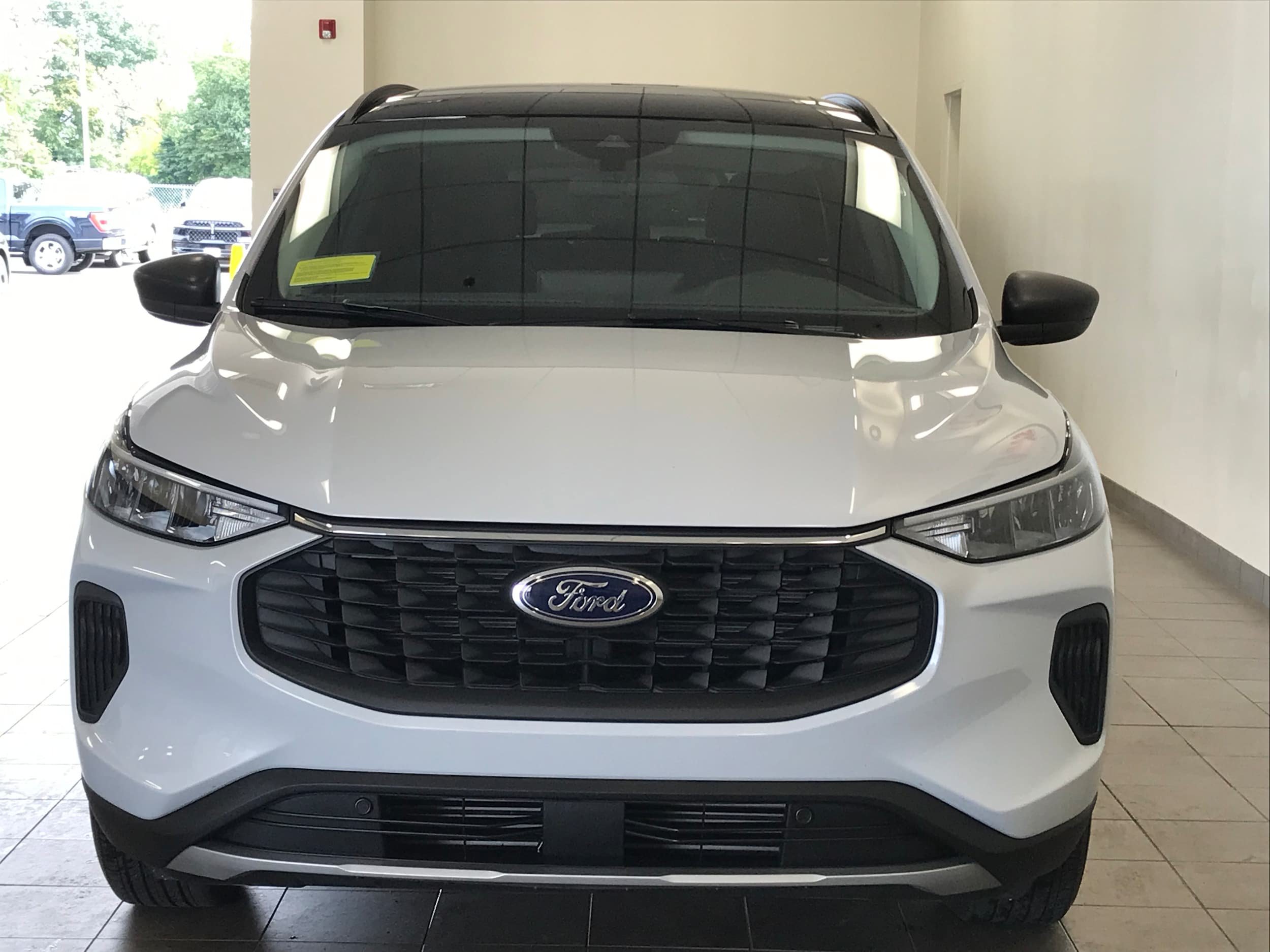 Used 2026 Ford Escape Active w/ Active Premium Tech Pack AWD/4WD image 3