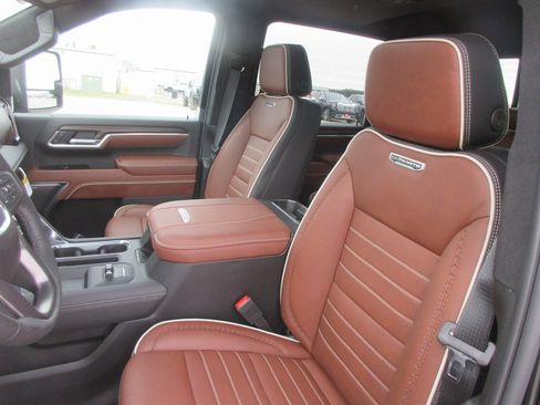 New 2026 GMC Sierra 2500 Denali Ultimate image 13