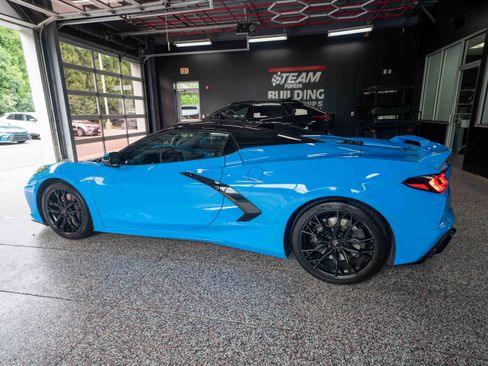 Used 2023 Chevrolet Corvette Stingray Premium Conv w/ Z51 Performance Package RWD image 2