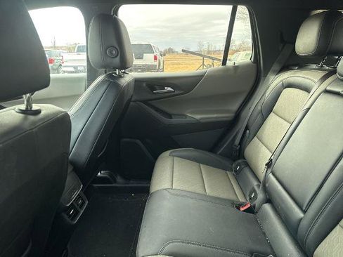 Used 2025 Chevrolet Equinox LT w/ Convenience Package II image 19