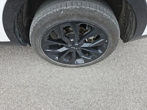 Used 2023 Kia Sorento SX image 12