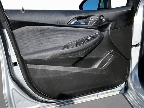 Used 2018 Chevrolet Cruze LS FWD image 16