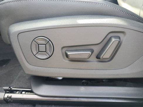 New 2025 Audi Q6 e-tron Premium AWD/4WD image 23