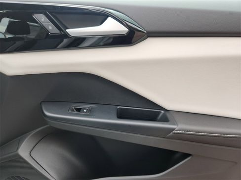 New 2025 Volkswagen Taos S image 27