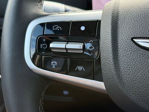 Used 2025 Genesis GV80 2.5T Advanced image 23