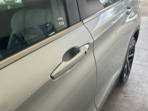 New 2025 Mitsubishi Outlander SE image 16