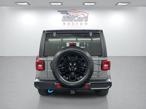 Used 2022 Jeep Wrangler Unlimited Sahara w/ Cold Weather Group AWD/4WD image 5