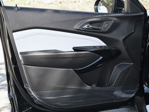 New 2026 Chevrolet Trax LT w/ LPO, Blackout Package FWD image 16