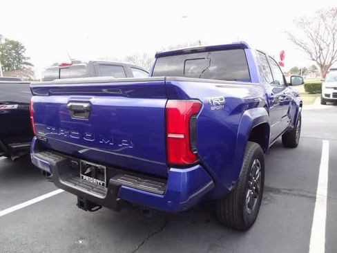 Used 2024 Toyota Tacoma TRD Sport w/ TRD Sport Upgrade Package image 5