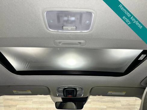 Used 2024 Hyundai Elantra Limited FWD image 4