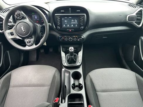 Used 2020 Kia Soul LX FWD image 19