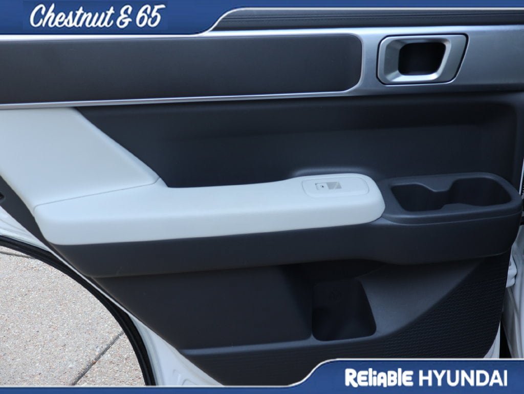 Used 2024 Hyundai Santa Fe SE FWD image 18