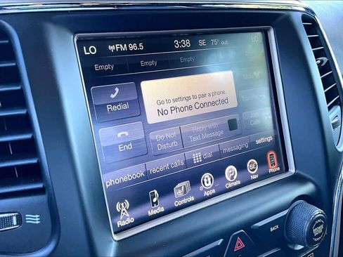 Used 2017 Jeep Grand Cherokee Overland image 36