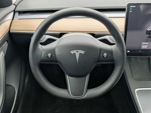 Used 2023 Tesla Model 3 Standard Range image 22