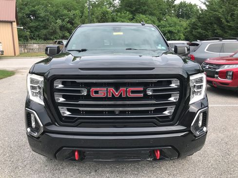 Used 2021 GMC Sierra 1500 AT4 w/ AT4 Value Package AWD/4WD image 3