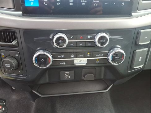 Used 2025 Ford F150 XLT w/ Equipment Group 301A Standard AWD/4WD image 21